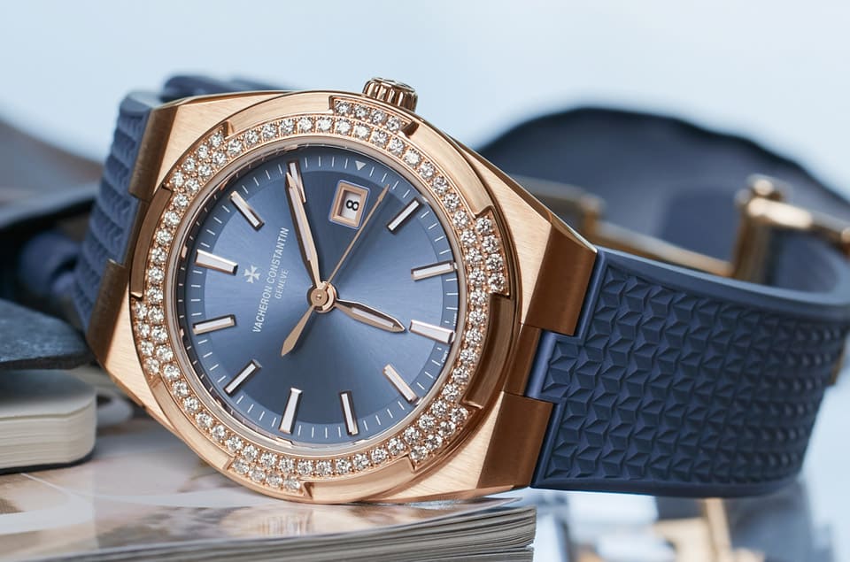 Overseas石英女表特有「晴山藍(lán)」面盤江詩丹頓專為這個(gè)國家限量打造