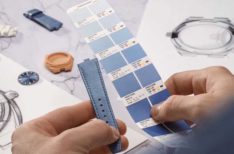 Overseas石英女表特有「晴山藍(lán)」面盤江詩丹頓專為這個(gè)國家限量打造