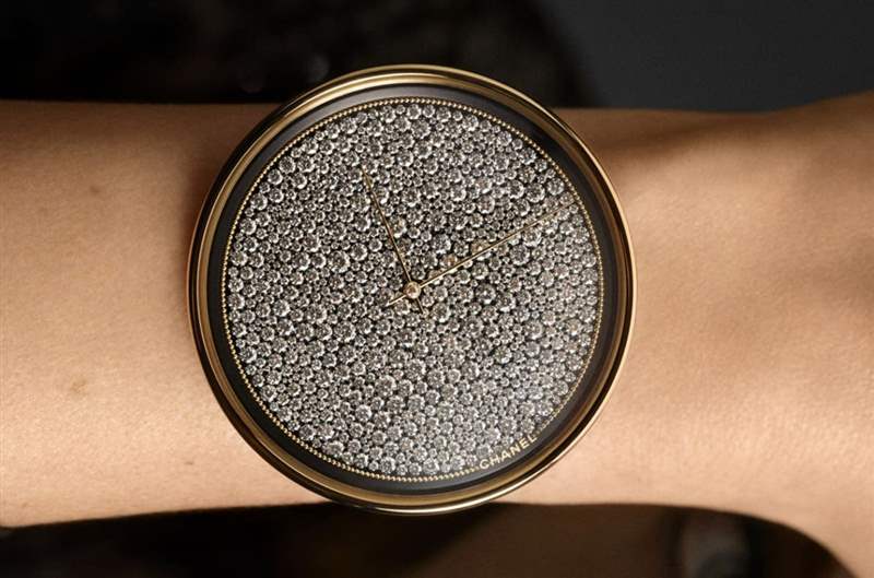 香奈兒高級(jí)制表與高級(jí)訂制服的邂逅Mademoiselle Privé腕表系列